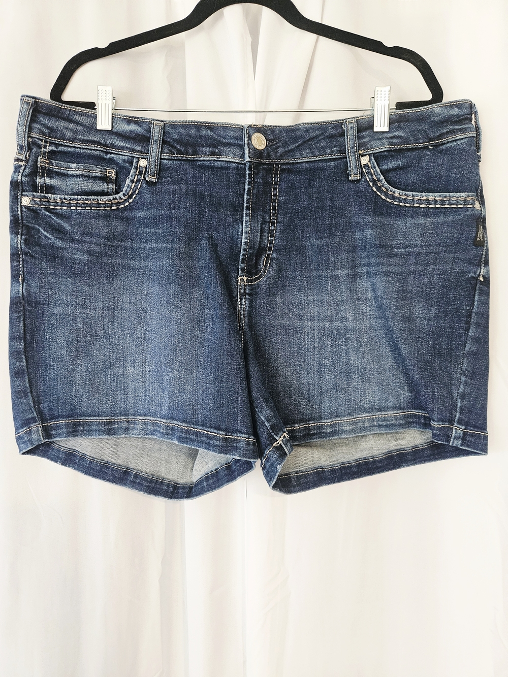 Silver Jeans Co Denim Shorts | Mid Rise Stretch Jean Shorts-  Size 18